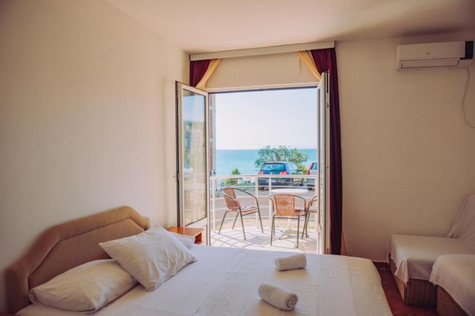 Apartmani Lasta Dobra Voda Extérieur photo