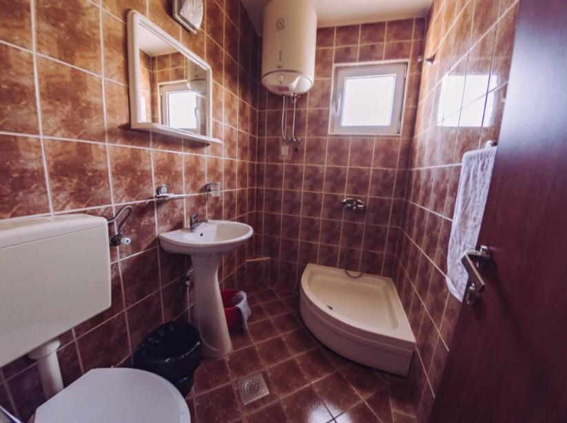 Apartmani Lasta Dobra Voda Extérieur photo