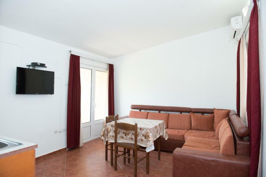 Apartmani Lasta Dobra Voda Extérieur photo