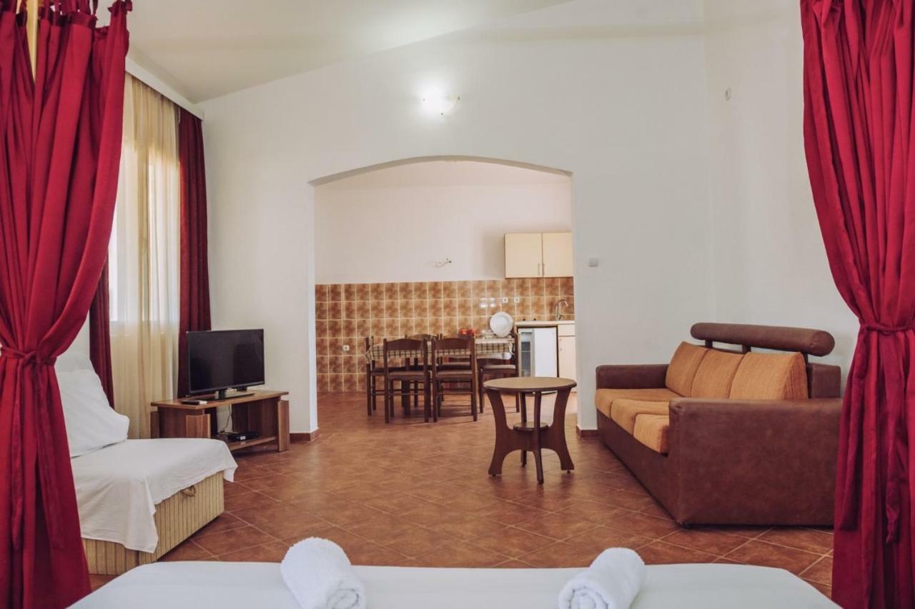 Apartmani Lasta Dobra Voda Extérieur photo